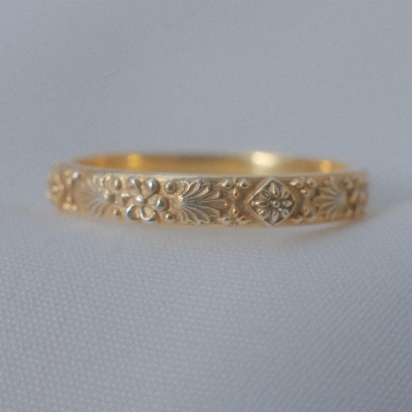 EMMA KRAFFT Victorian Wedding Band in Gold