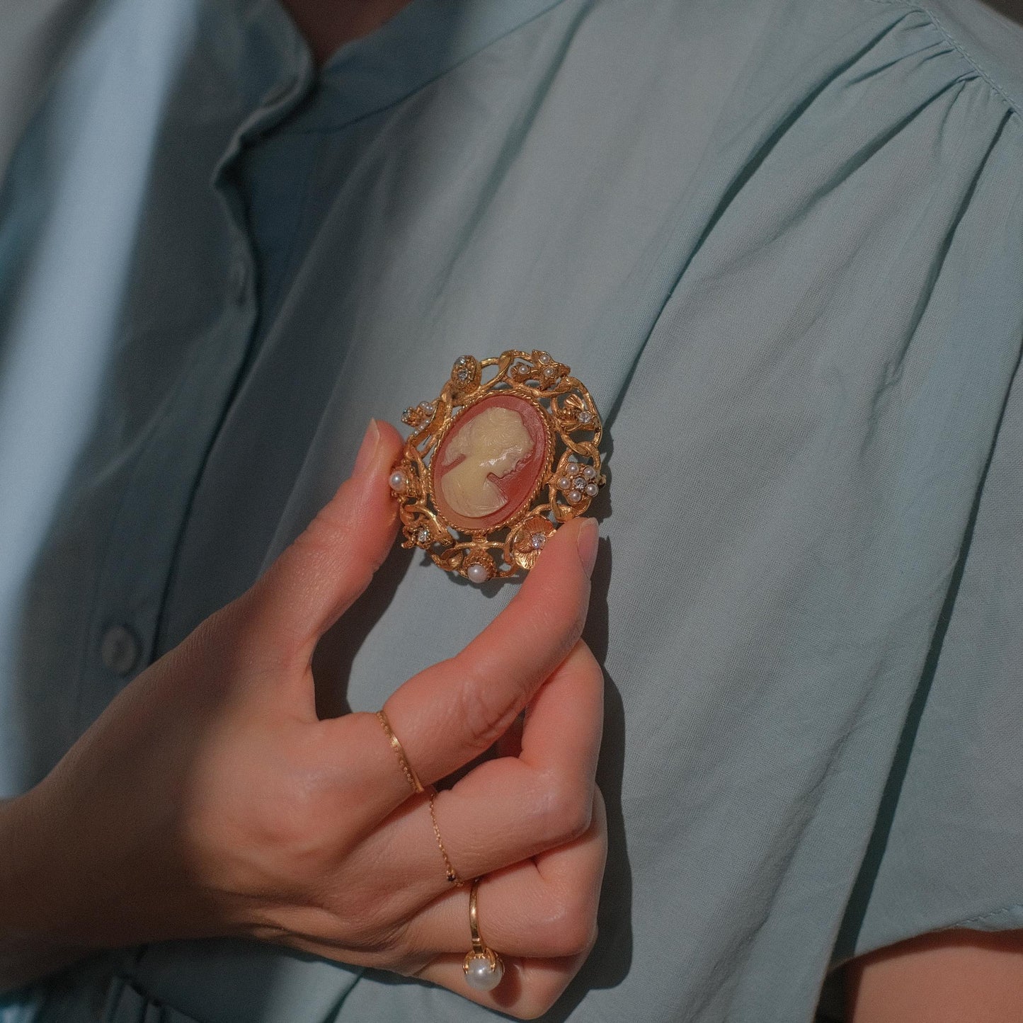 Vintage Cameo Brooch with Detailed Frame