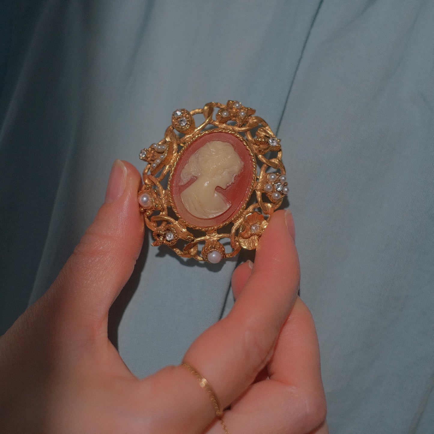 Vintage Cameo Brooch with Detailed Frame
