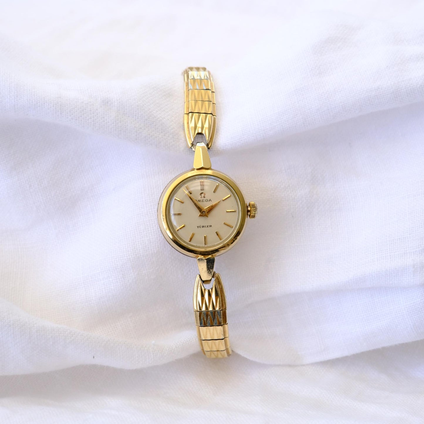 Vintage Omega Round Türler Watch