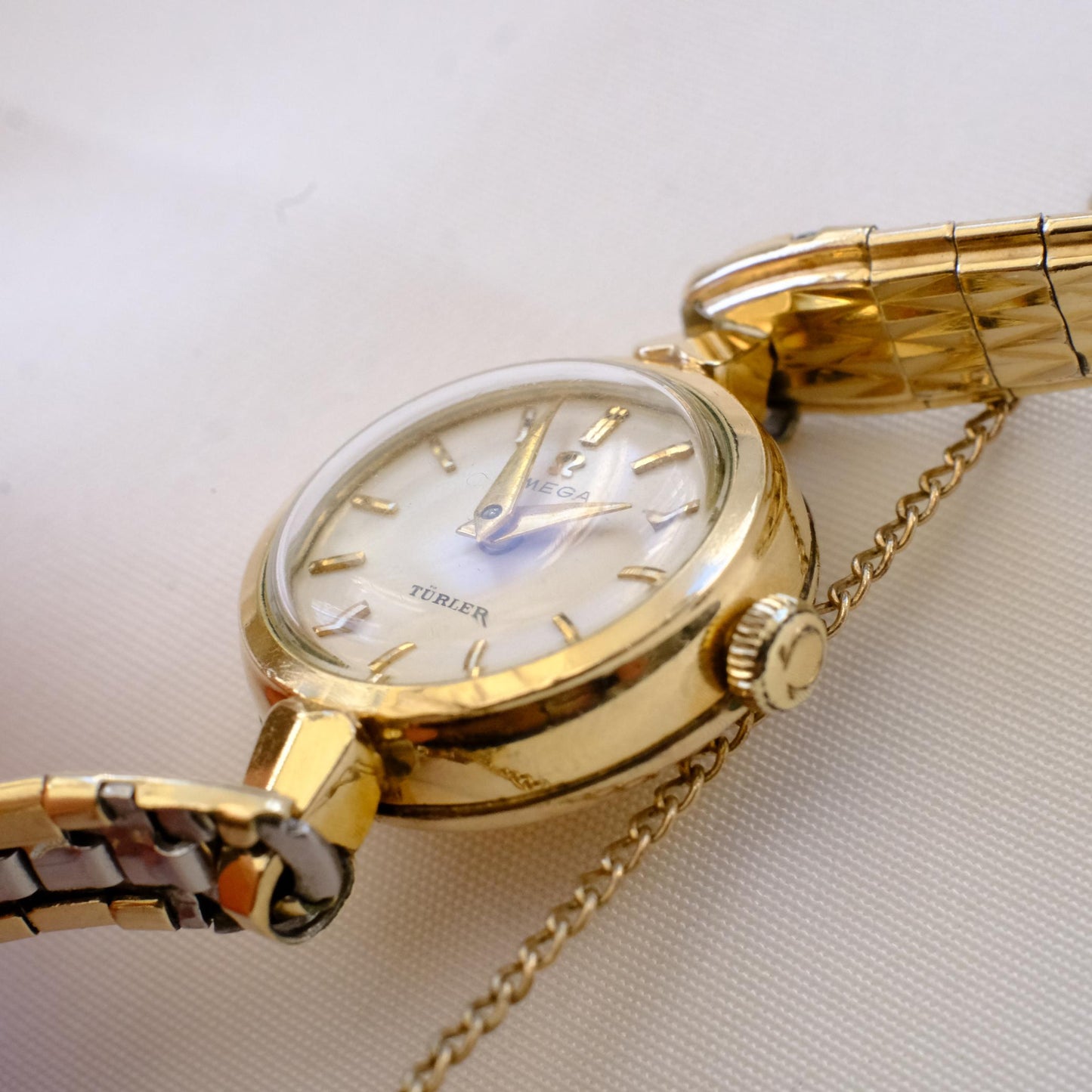 Vintage Omega Round Türler Watch