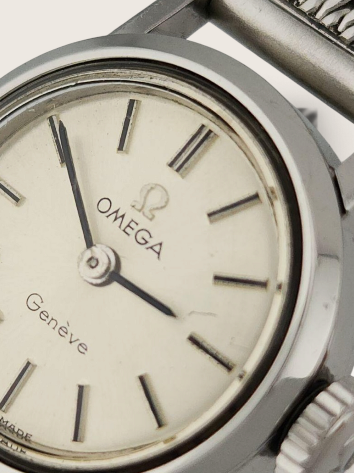 OMEGA Genève Manual-Wind Vintage Watch