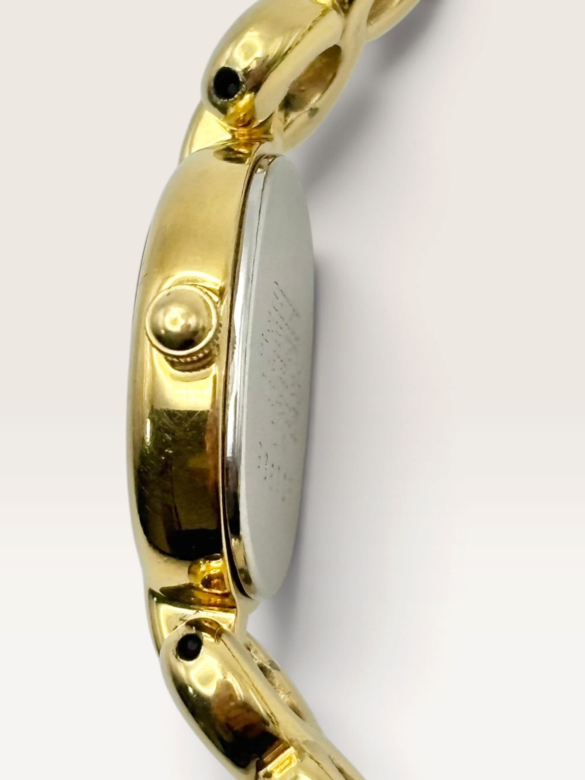 SEIKO Vintage Gold Link Bracelet Quartz Watch — Black Dial