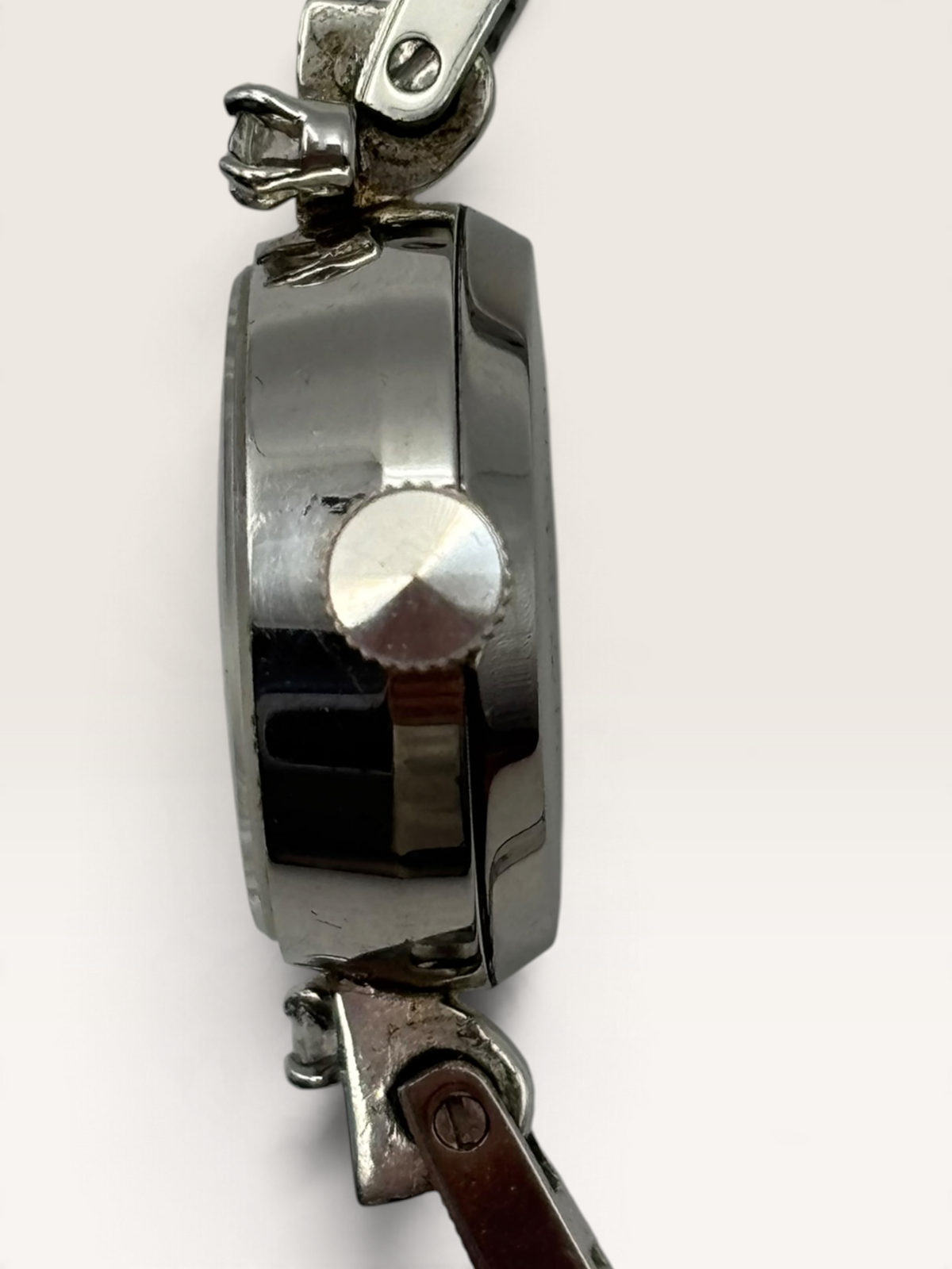 SEIKO Solar Diashock 17-Jewel Vintage Manual-Winding Watch