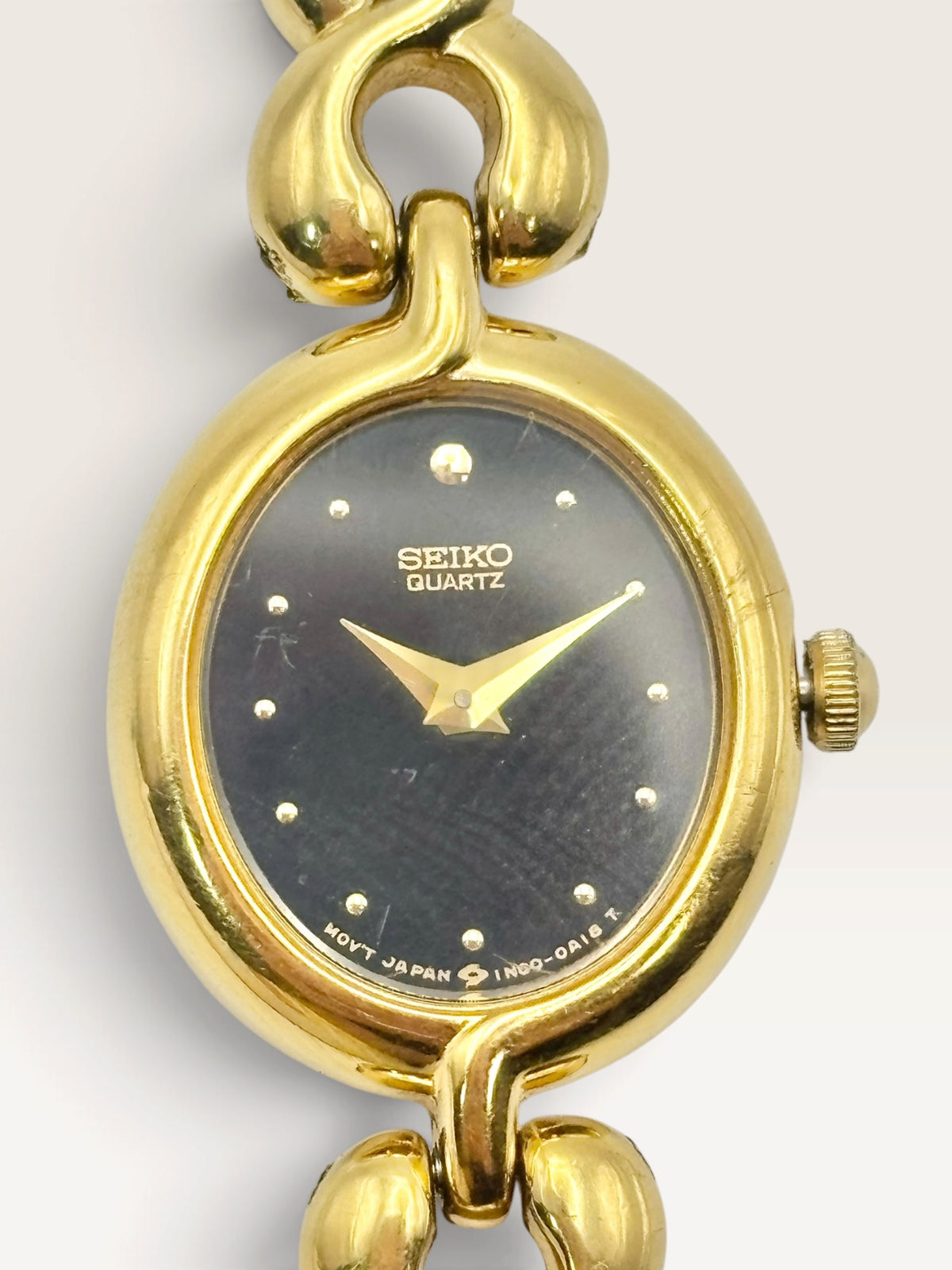 SEIKO Vintage Gold Link Bracelet Quartz Watch — Black Dial