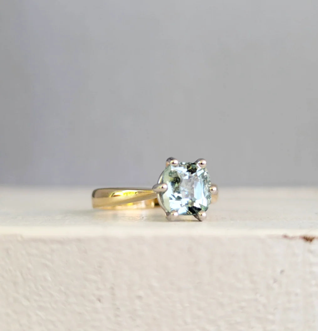 Vintage 9ct Yellow & White Gold Ring with Ethereal Natural Tourmaline