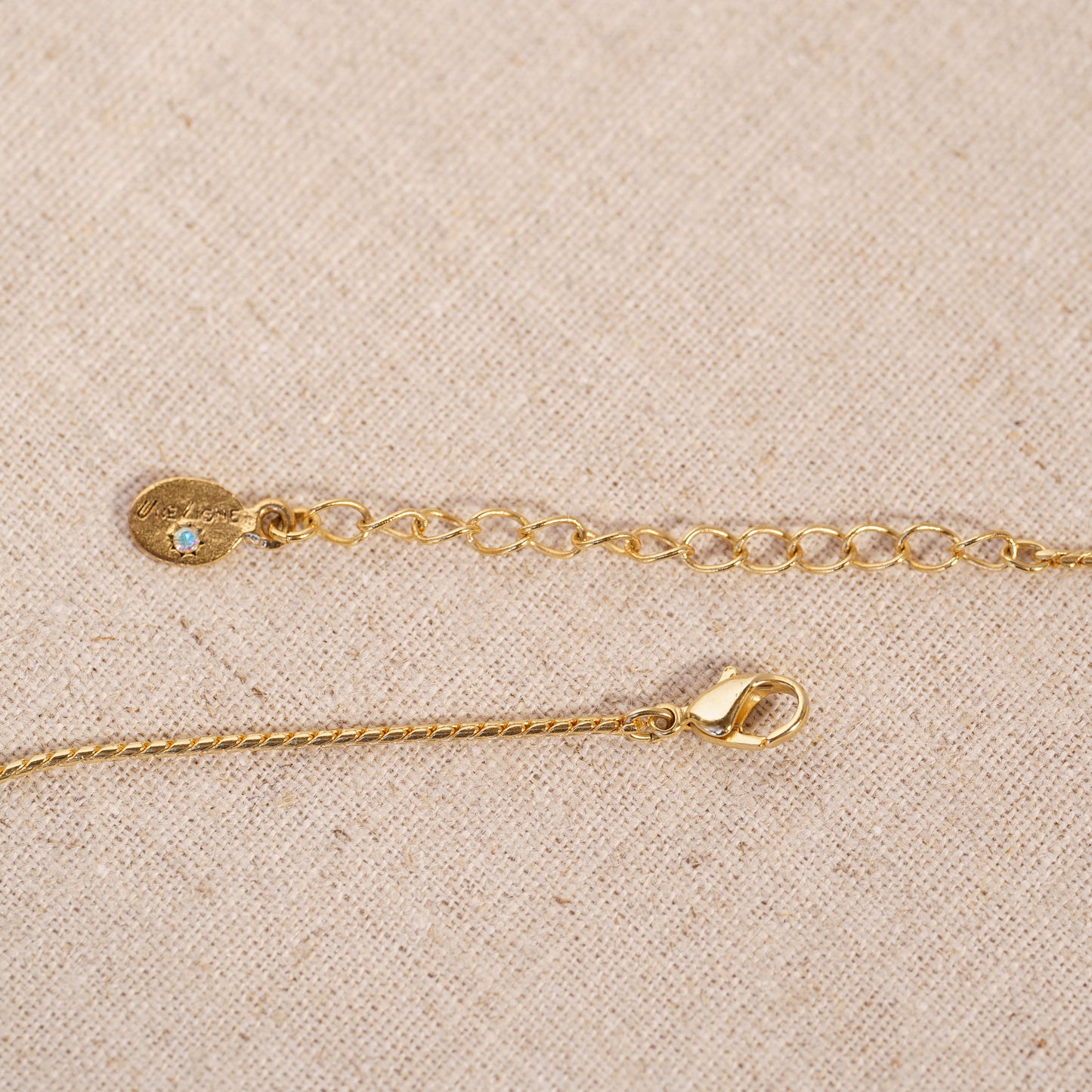 Vintage Une Ligne Floral Motif Pendant Necklace