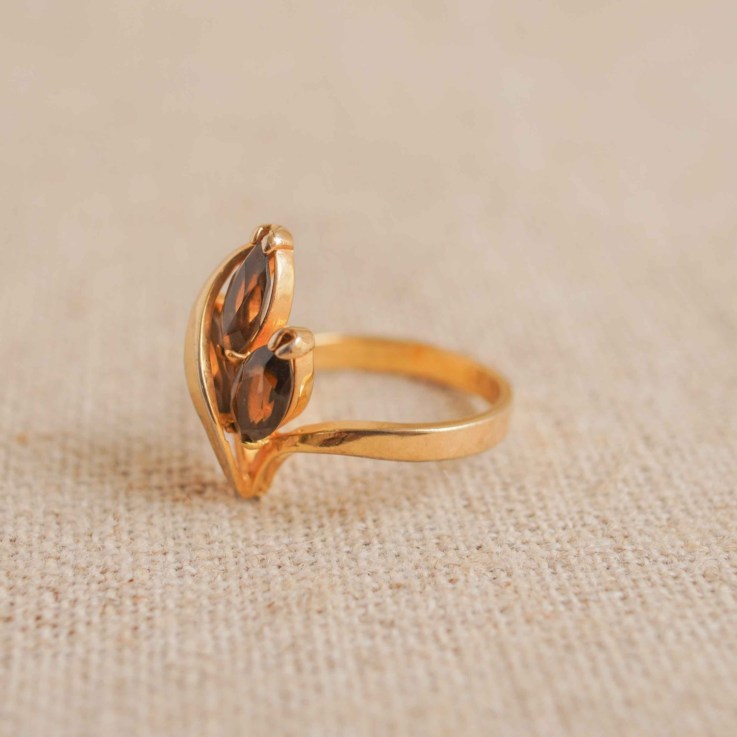Vintage Leaf Motif Ring