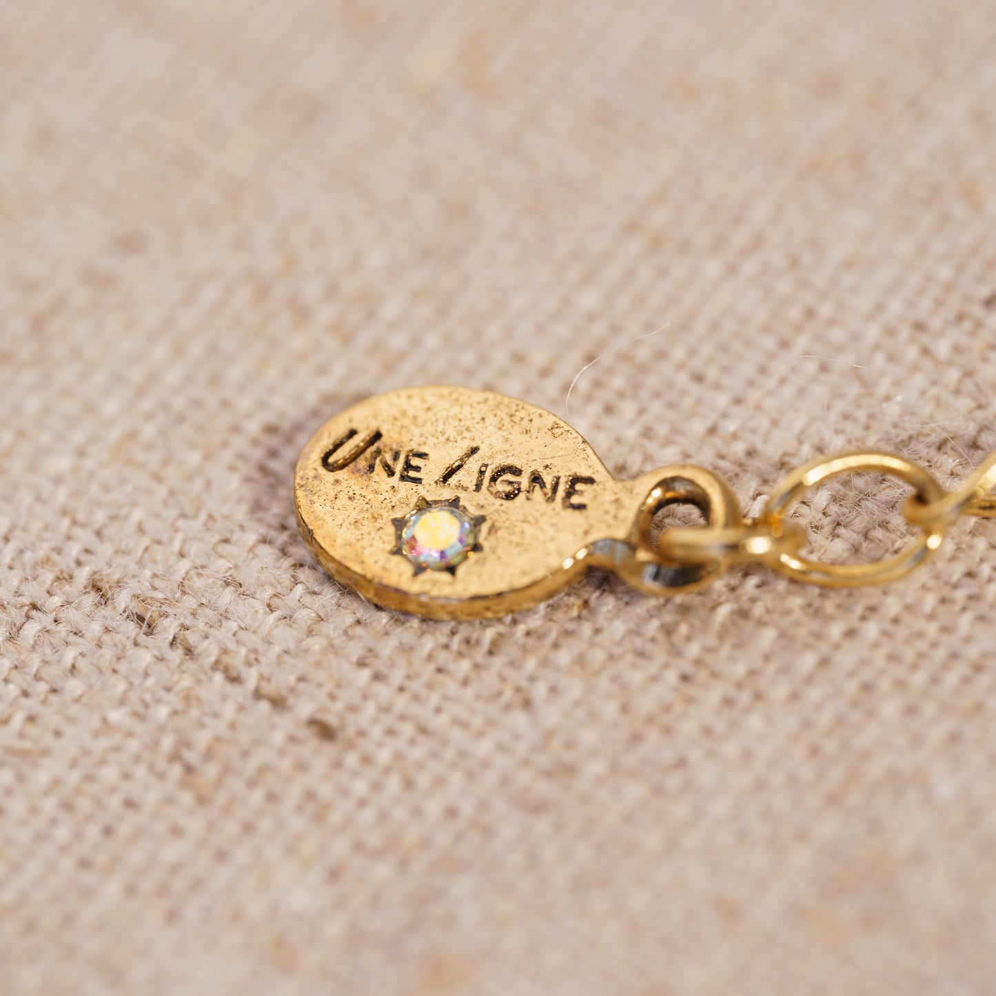 Vintage Une Ligne Floral Motif Pendant Necklace