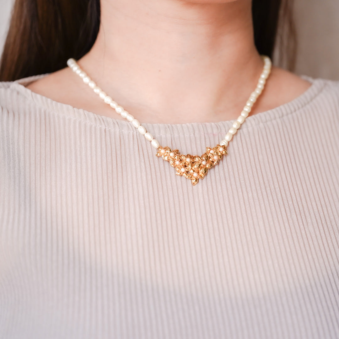 Vintage Avon Festoon Necklace