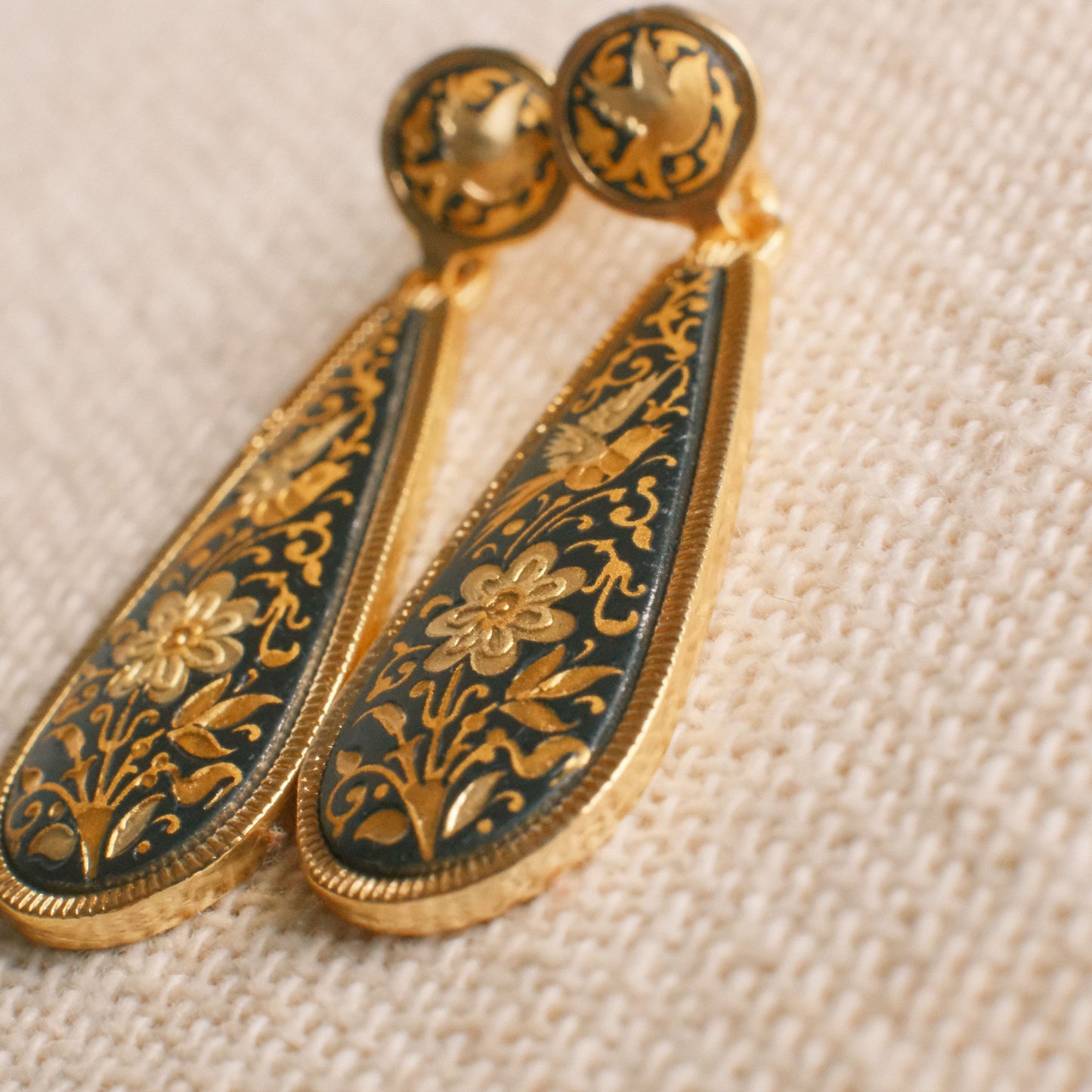 Continental Collection 1: ダマスクスピアス "Renata"